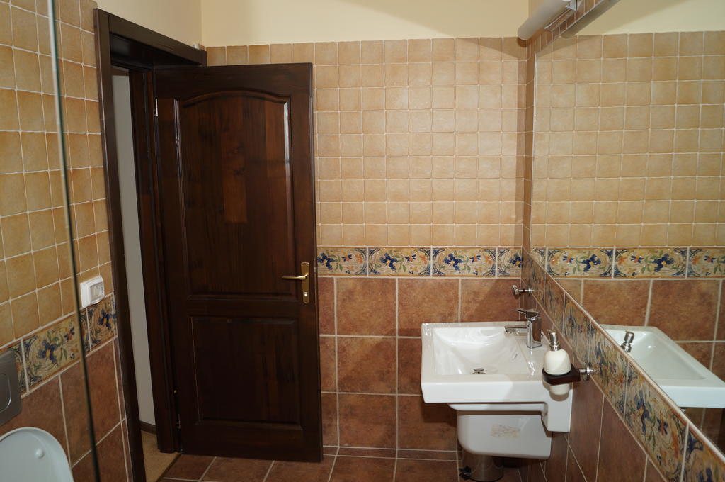 Pensiunea Casa Mircea & Restaurant Ieşelniţa Habitación foto